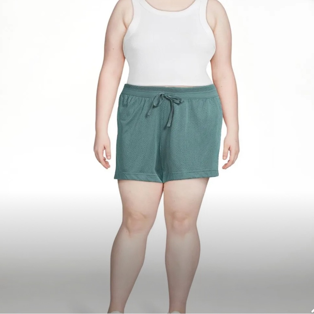 NWT 3X mesh stretchy shorts green with pockets 1368
